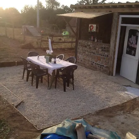 The Country Shack Rosie L'Epinay-le-Comte